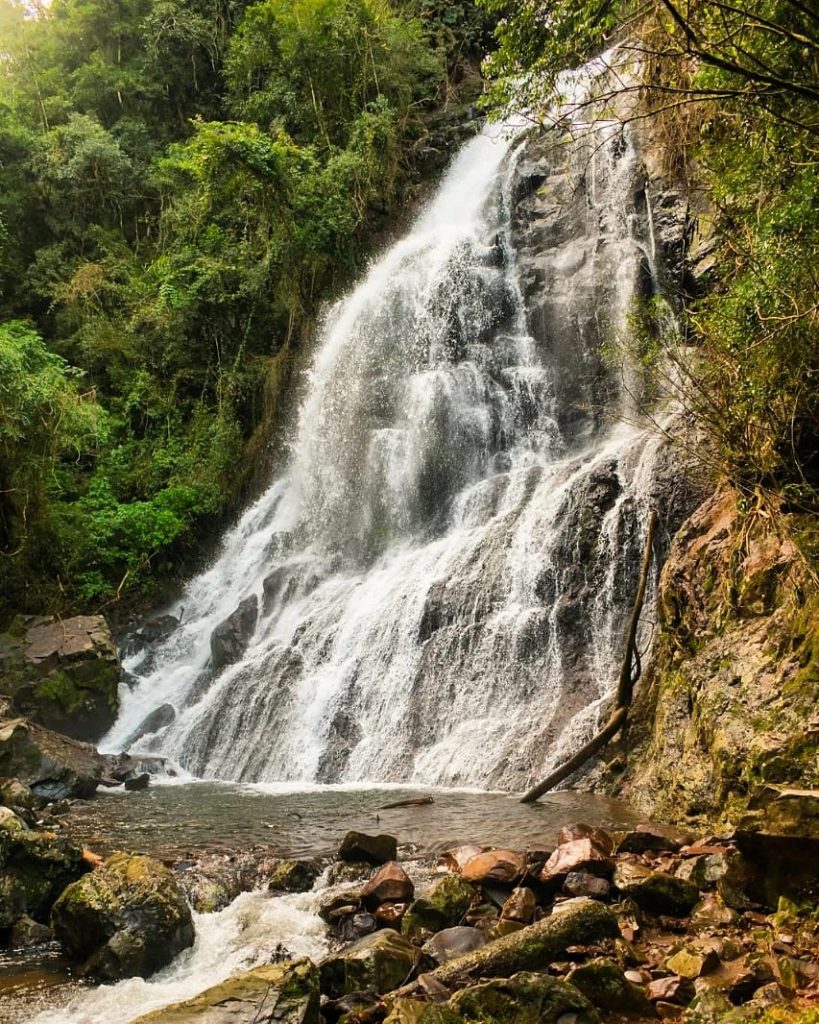 Cachoeira Escondida