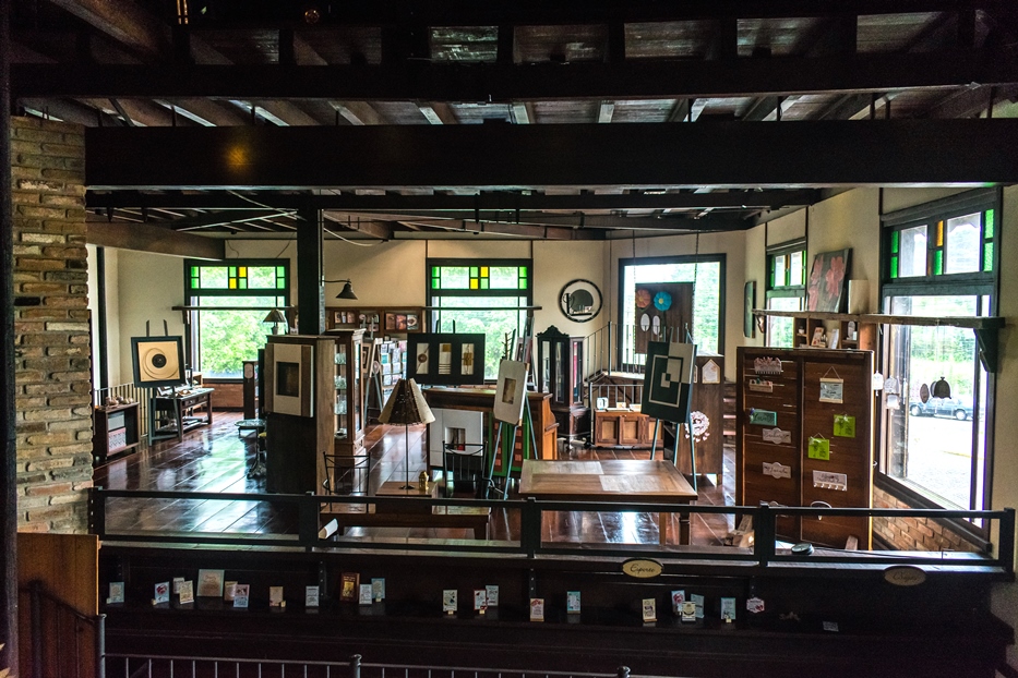 Interior da Livraria Miragem